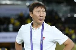 HLV Kim Sang Sik v&agrave; cuộc 's&agrave;ng lọc' nh&acirc;n sự khốc liệt cho ĐT Việt Nam