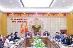 Thi đua h&agrave;nh động để tăng trưởng bền vững hai con số