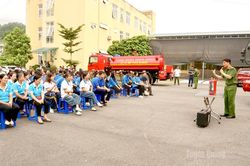 Trên 1.500 người tham gia chương trình trải nghiệm chữa cháy, cứu nạn cứu hộ