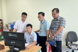 Kiểm tra c&ocirc;ng t&aacute;c cải c&aacute;ch h&agrave;nh ch&iacute;nh tại 10 cơ sở y tế