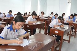 Tăng chỉ tiêu tuyển sinh lớp 10: Không để học sinh thiếu chỗ học