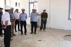 Biểu dương lực lượng quân đội chi viện, yêu cầu xử lý nghiêm nhà thầu chậm tiến độ