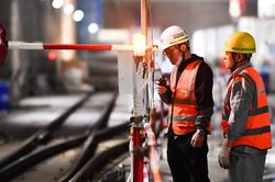 Công nhân xây dựng: 'Muốn nghỉ nhiều hơn nhưng cũng lo giảm thu nhập'