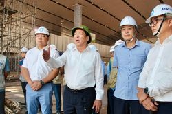 Bộ trưởng Trần Hồng Minh: Phải tận dụng từng ng&agrave;y, kh&ocirc;ng l&ugrave;i tiến độ s&acirc;n bay Long Th&agrave;nh