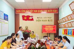 Vạch 'mặt nạ' các biểu hiện suy thoái, 'tự diễn biến', 'tự chuyển hóa' ở cơ sở Bài 1: Khi đảng viên cố tình viết đơn phản ánh, báo cáo không đúng sự thật