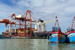 Thêm một doanh nghiệp cảng biển chốt quyền nhận cổ tức tiền mặt