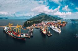 Thể chế tiếp đà cho xuất nhập khẩu tăng tốc