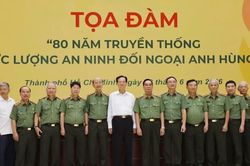 Ph&aacute;t huy truyền thống 80 năm lực lượng An ninh đối ngoại Anh h&ugrave;ng