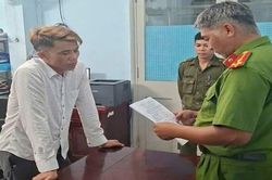 Khởi tố đối tượng đánh, dọa chém thẩm phán