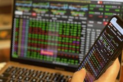 VN-Index mất 47 điểm trong tuần, rời mốc 1.800 điểm