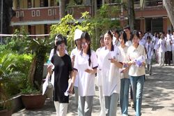 Ho&agrave;n th&agrave;nh kỳ thi tốt nghiệp THPT năm 2026