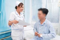 Bác sĩ cảnh báo thuốc lá điện tử làm tăng nguy cơ nhồi máu cơ tim ở người trẻ