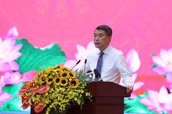 Thủ tướng làm việc với TP.HCM, phát động thi đua thực hiện mục tiêu tăng trưởng 2 con số