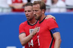 Đội tuyển Anh bị trộm: Harry Kane mất giày, chỉ còn 1 quả bóng