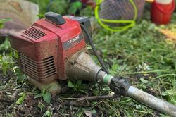 Máy nông nghiệp cũ 'kén' xăng E10, nhà vườn tìm mua xăng E5
