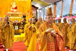 Xúc động lễ cầu siêu tưởng niệm các anh hùng liệt sĩ tại Công viên Lê Thị Riêng