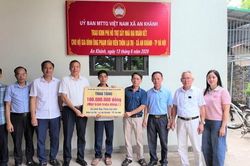 Xã An Khánh trao kinh phí hỗ trợ xây dựng nhà đại đoàn kết