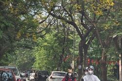 Hà Nội mưa dông, thời tiết chuyển mát