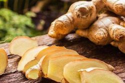 Mẹo d&ugrave;ng gừng 'đ&aacute;nh bay' c&aacute;c triệu chứng cảm c&uacute;m ng&agrave;y h&egrave;