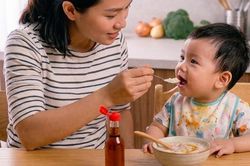 C&oacute; n&ecirc;n n&ecirc;m nước mắm cho trẻ ăn dặm kh&ocirc;ng?
