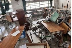 Học sinh lớp 9 ném bàn ghế 'phá tan hoang' lớp học, nhà trường xử lý thế nào?