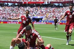 Gỡ h&ograve;a kh&oacute; tin, Qatar gi&agrave;nh điểm số lịch sử ở World Cup