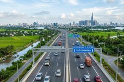 Cần đánh giá lại tổng mức đầu tư dự án cao tốc nối Vĩnh Long với TP.HCM