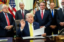 Ông Trump sắp gặp ông Zelensky