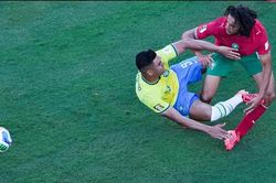Thần đồng 18 tuổi làm 'tê liệt' cỗ máy Samba