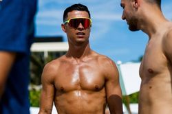 Cơ bắp của Ronaldo ở tuổi 41