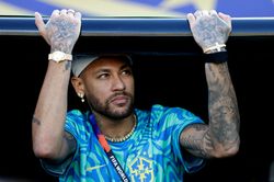 Ng&agrave;y buồn của Neymar