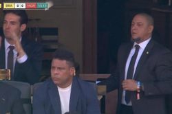 Phản ứng g&acirc;y ch&uacute; &yacute; của Ronaldo, Kaka