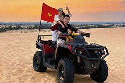 Gia đình lái ôtô rong ruổi 9 ngày, ngỡ ngàng vì chỉ tốn 20 triệu