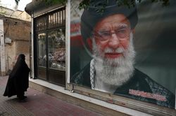 Sau 40 lần tuyên bố, lần này TT Trump có thể đạt thỏa thuận với Iran?
