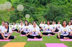 Sôi nổi hoạt động hưởng ứng Ngày Quốc tế Yoga tại cao nguyên Mộc Châu