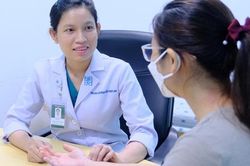 Không có chuyện phơi nắng chữa bách bệnh