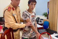 Cảnh sát giao thông Hà Nội bắt giữ đối tượng tàng trữ trái phép chất ma túy