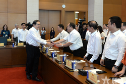 Chủ tịch Quốc hội Trần Thanh Mẫn và Thủ tướng Chính phủ Lê Minh Hưng gặp mặt lãnh đạo các cơ quan báo chí