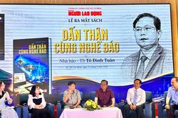 Nhà báo Tô Đình Tuân ra mắt ấn phẩm 'Dấn thân cùng nghề báo'