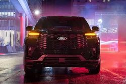 [GALLERY] Ford Explorer 2027 ST lộ diện với phong cách hầm hố cá tính hơn