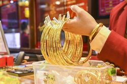 Một tuần giá vàng biến động dữ dội