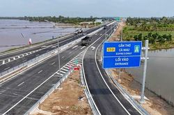 Bộ Xây dựng phê duyệt mức thu phí 13 tuyến cao tốc Bắc - Nam do Nhà nước đầu tư