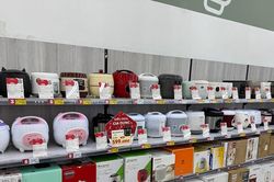 Giá ngang xe máy, nồi cơm điện gần 30 triệu đồng vẫn được săn tìm