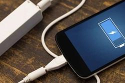 Dùng điện thoại Android, nên sạc nhanh hay sạc thường tốt hơn?