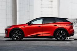 SUV hạng D mạnh 272 mã lực, trang bị tiên tiến, giá hơn 620 triệu đồng
