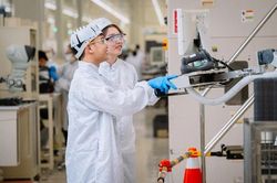 Nâng tầm công nghiệp Việt nhìn từ mục tiêu phát triển kinh tế có vốn đầu tư nước ngoài