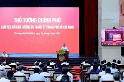 Đề xuất loạt giải pháp giúp TP HCM bứt tốc tăng trưởng 2 con số