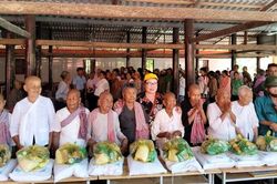 Hội Đoàn kết sư sãi yêu nước Cụm số 4 trao 200 suất quà cho đồng bào Khmer