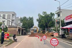 X&atilde; Ti&ecirc;n Lục thi c&ocirc;ng ho&agrave;n thiện đoạn đường tỉnh 295 (cũ) c&ograve;n dang dở
