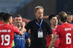 V-League 2025/26: Bài toán lấp đầy khán đài từ tinh thần cống hiến
